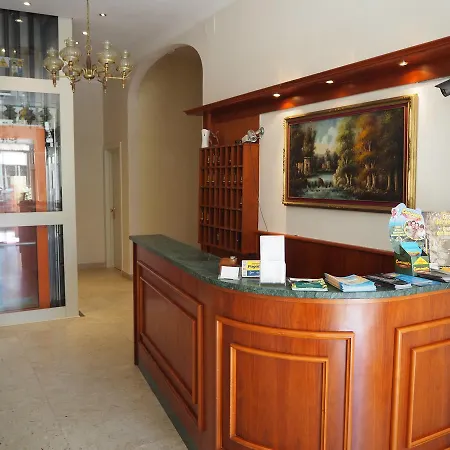 Vittoria Apartahotel
