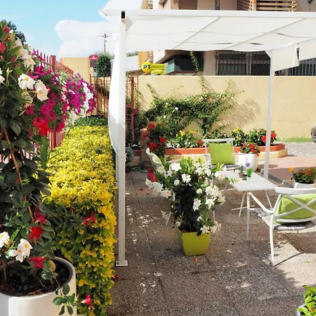 Vittoria Apartahotel 2*
