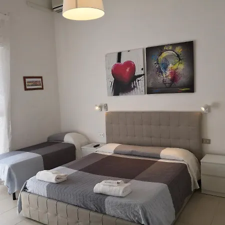 Vittoria Apartahotel 2*